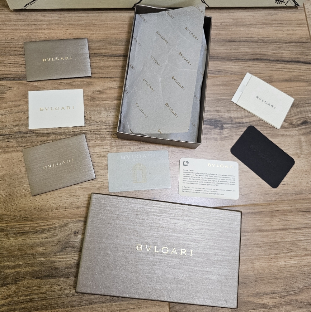 โค๏ธ๐HOST PICK๐โค๏ธBVLGARI B ZERO 1 Circle Logo Long Wallet Ruby - Picture 15 of 17